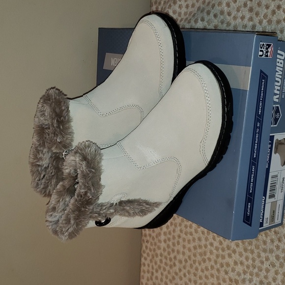 Khombu Women Boots, Size 7,  Color Cream - Picture 8 of 8